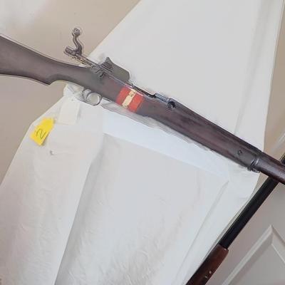 303 British Lee- Enfield no.4 MK1, WW2 rifle. est. $350 to $700.