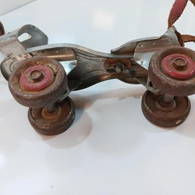 Vintage Globe Skate Corp. 1950's Roller Skates Menomonee Falls Wisconsin USA #30