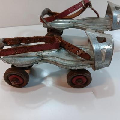 Vintage Globe Skate Corp. 1950's Roller Skates Menomonee Falls Wisconsin USA #30
