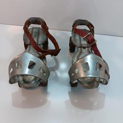 Vintage Globe Skate Corp. 1950's Roller Skates Menomonee Falls Wisconsin USA #30