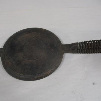 Vintage Cast Iron No. 8 Waffle Iron