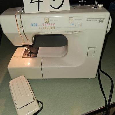 Kenmore 14 Sewing machine - runs