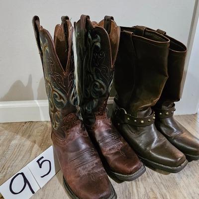 Pair of cowgirl boots size: 7 1/2 