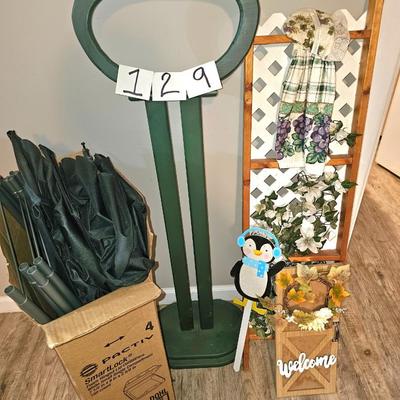 Black divider cart, cat post, decor