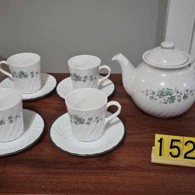 Corelle teapot, 4 cups, 4 saucers