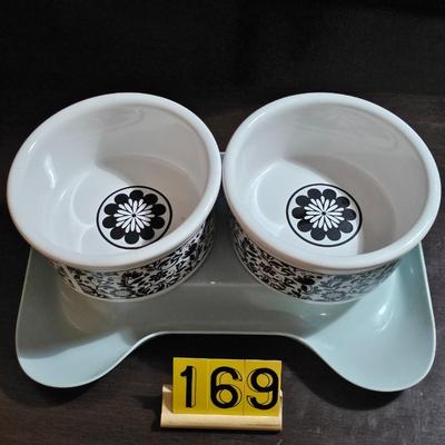 Pet tray and food/water bowls