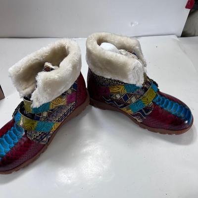 New from factory Super lady Star leather booties Size 37.5-38