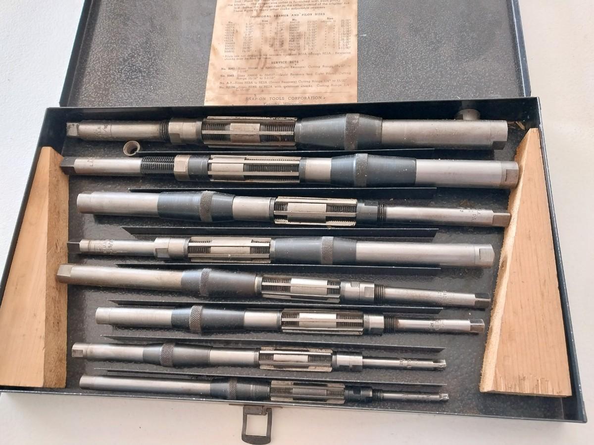 BLUEPOINT ADJUSTABLE REAMERS AND REAMER PILOTS