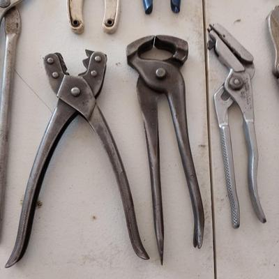 LARGE ASSORTMENT OF WRENCHES AND FILES