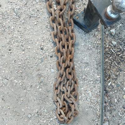 TOW CHAIN AND BALL HITCH