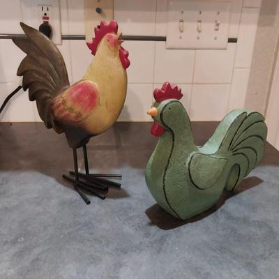 2 DECORATIVE ROOSTERS