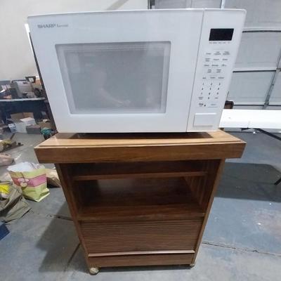 SHARP 1000 WATT MICROWAVE AND CART ON CASTERS
