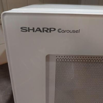 SHARP 1000 WATT MICROWAVE AND CART ON CASTERS