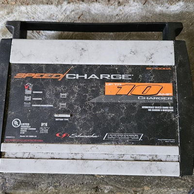 BATTERY CHARGER