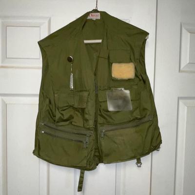 S1927 Orvis Fly Fishing Vest with Trolley Waders