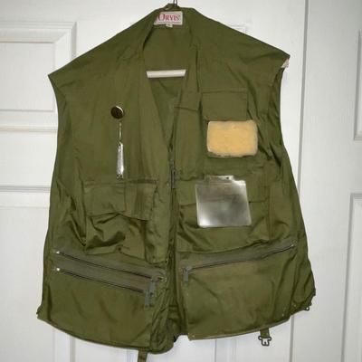 S1927 Orvis Fly Fishing Vest with Trolley Waders
