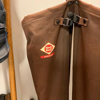 S1928 Columbia Fly Fishing Vest with Red Ball Waders