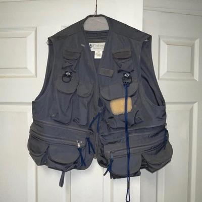 S1928 Columbia Fly Fishing Vest with Red Ball Waders