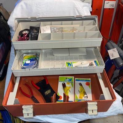 S1929 Plano Fishing Tackle Box w/fishing gear