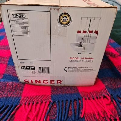 SINGER SEWING MACHINE