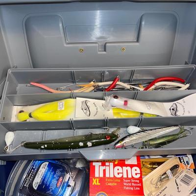 S1931 Plano Fishing Tackle Box w/gear