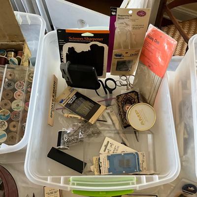 UB2026 Sewing Buttons and Accessories Lot