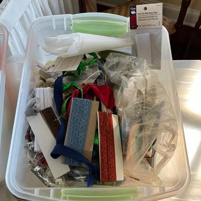 UB2026 Sewing Buttons and Accessories Lot