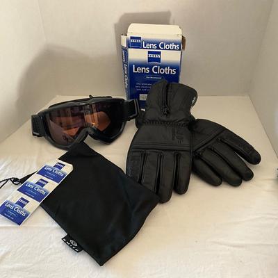 UB2028 Lot of Vintage Ski Smith Goggles, Reusch Leather Gloves and more