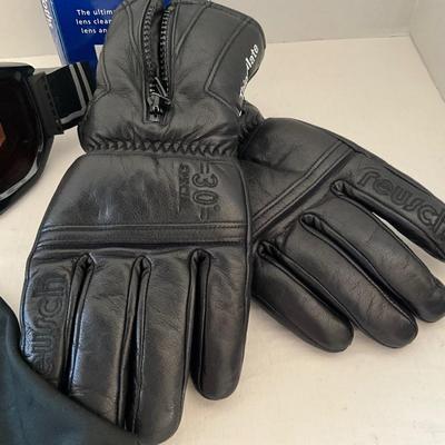 UB2028 Lot of Vintage Ski Smith Goggles, Reusch Leather Gloves and more