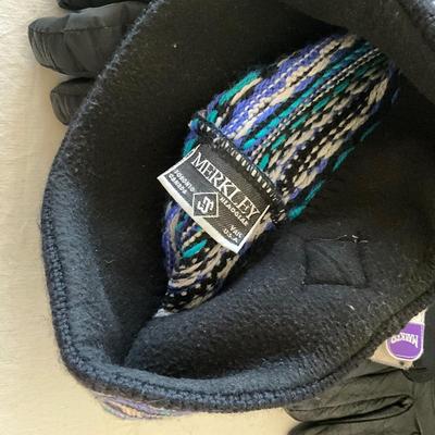 UB2032 Set of Vintage Ski Hat and Marker Gloves, Merkley Wool Hat