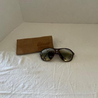 UB2039 Pair of Vintage Vuarnet Ski Glasses