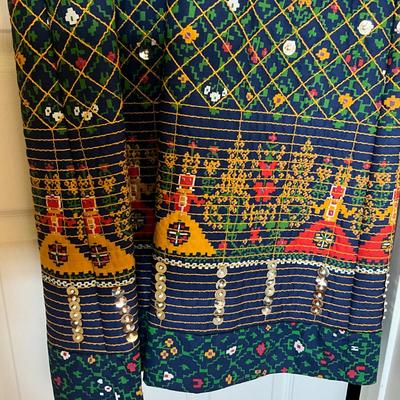 UB2050 Vintage Saks Fifth Avenue Ethnic Style Dress