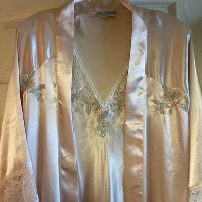UB2055 Val More Intimates Sleepwear
