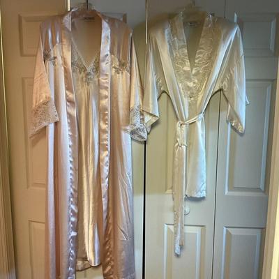 UB2055 Val More Intimates Sleepwear