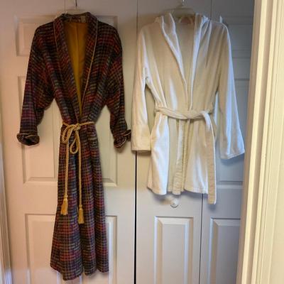 UB2056 Two Victoria Secrets Terry cloth Bath Robes