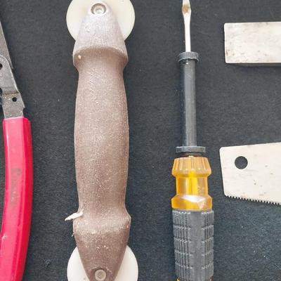LEVEL AND HAND TOOLS