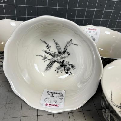 222 Fifth Cereal Bowls with Birds  (4) 