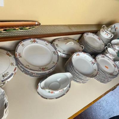 Lovely Noritake set of fine china