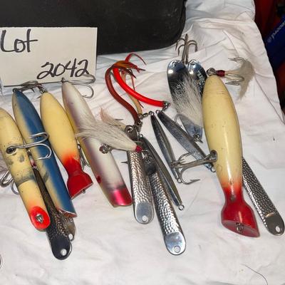 S2042 Mixed LOT of Fishing Lures