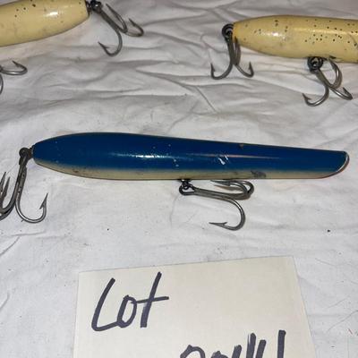 S2044 LOT of Mixed Wooden Fishing Lures