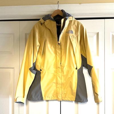 UB2071 Ladies NORTH FACE All Weather Jacket size MED