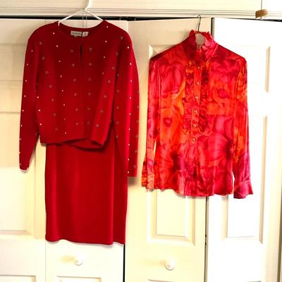 UB2091 Fabulous Silk ST. JOHN Red Floral Blouse with Jacobson 2pc Knit Skirt Suit