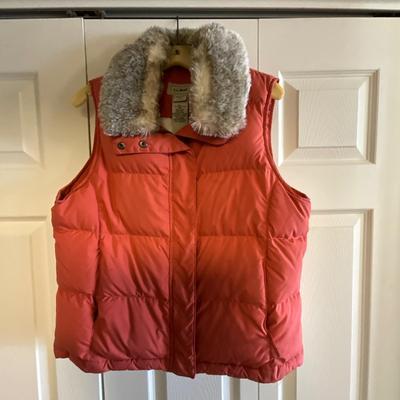 UB2095 L.L. Bean Size Med Vest with Calvin Klein Pants
