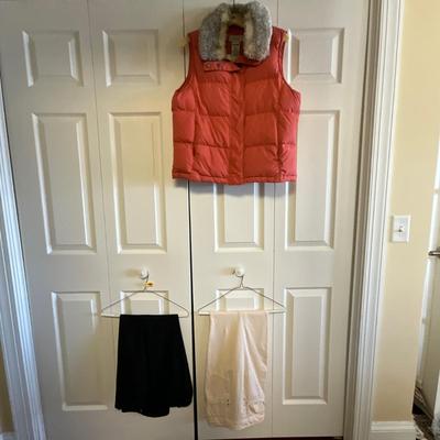 UB2095 L.L. Bean Size Med Vest with Calvin Klein Pants