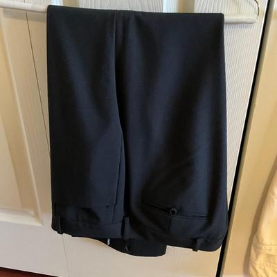 UB2095 L.L. Bean Size Med Vest with Calvin Klein Pants
