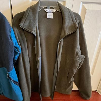 UB2096 Lot of 4 Fleece Pullover and Jackets Columbia & North Face