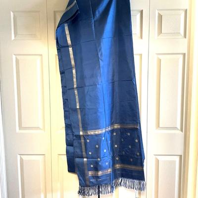 UB2097 Lot of Blue Silk Shawl with Vintage Pearl Handbags, Necklace and Bracelet