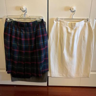 UB2100 Lot of Vintage Ladies Brooks Brothers Clothing