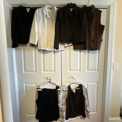 UB2104 Large Lot of Women's TALBOTS Clothing Lot