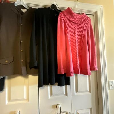 UB2105 Large Lot of Women's  TALBOTS Sweaters, Pants and Knit Jackets